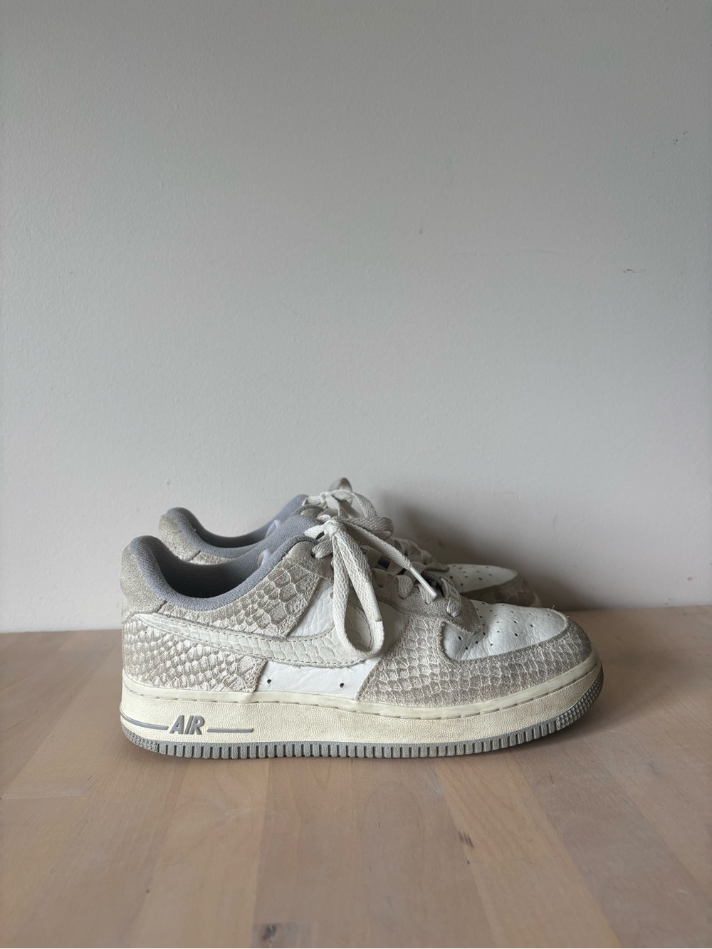 Nike Air Sneakers Size 7